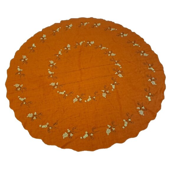 Round Embroidered Tablecloth Orange White Flowers Scalloped Edge 68" READ - Picture 1 of 7